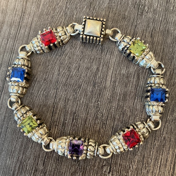 Jewelry - Silver tone bracelet with magnetic clasp